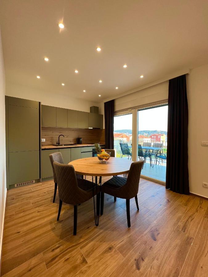 Vila Zrina - Apartmani Трогир Экстерьер фото