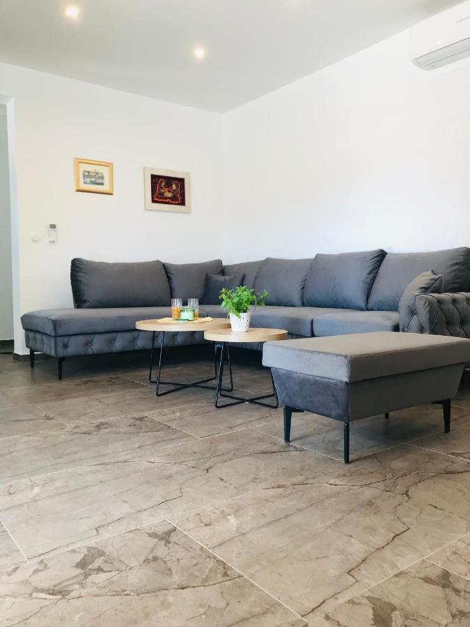 Vila Zrina - Apartmani Трогир Экстерьер фото
