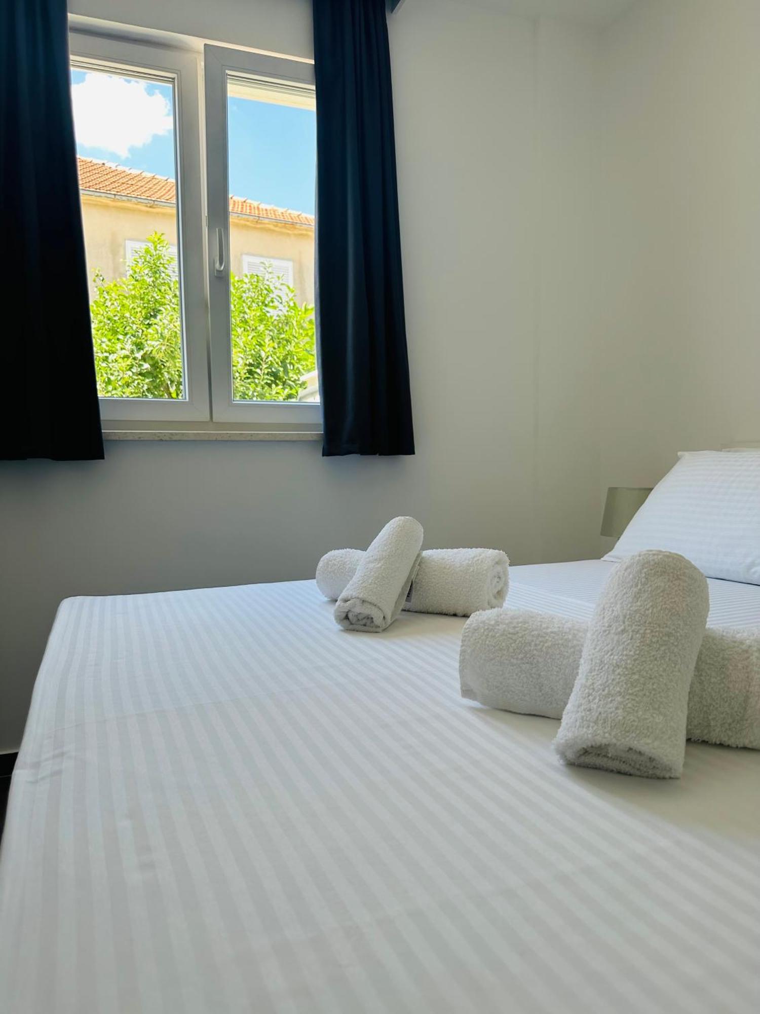Vila Zrina - Apartmani Трогир Экстерьер фото