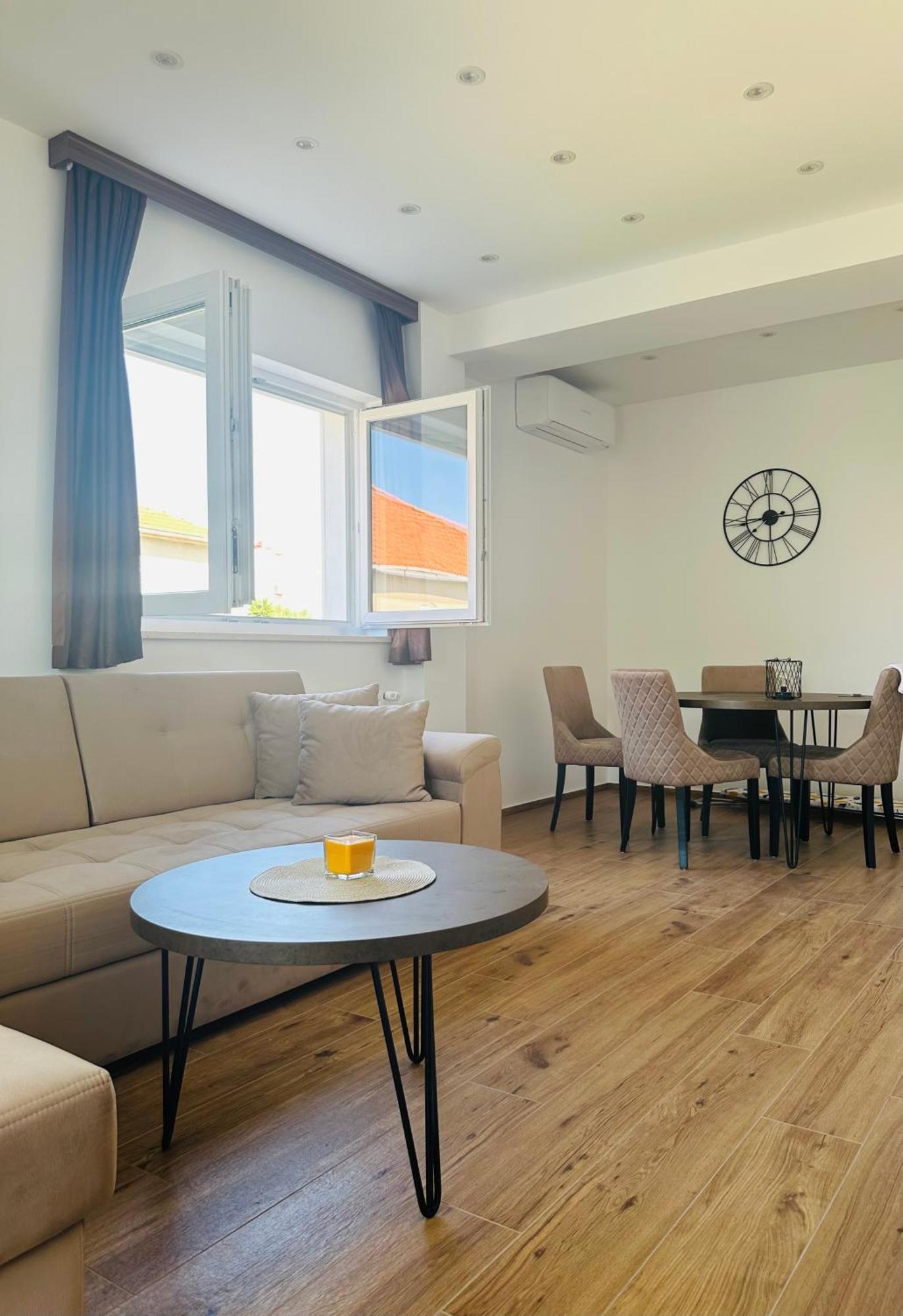 Vila Zrina - Apartmani Трогир Экстерьер фото